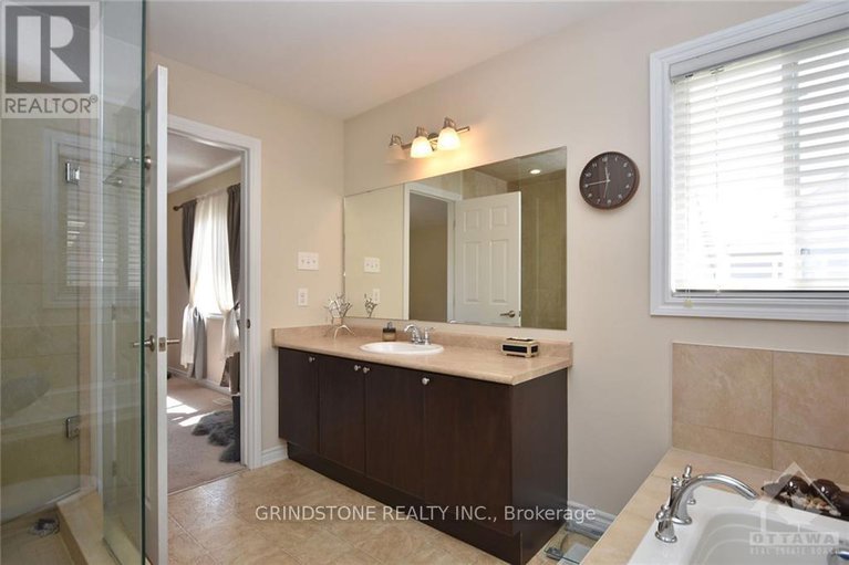 28459488/2414-nutgrove-avenue/half-moon-bay/ottawa/ontario/K2J0W9_11