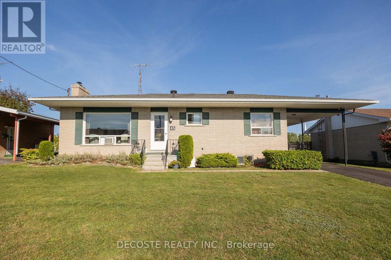 28954705/45-clement-street/alexandria/north-glengarry/ontario/K0C1A0_2