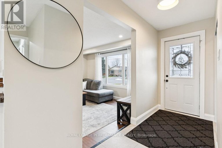 29416128/21-menard-street/embrun/russell/ontario/K0A1W1_5