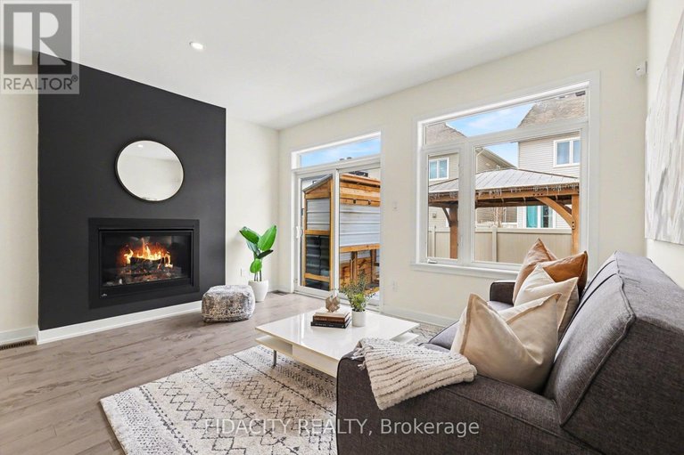 29629373/565-bobolink-ridge/stittsville-south/ottawa/ontario/K2S2P4_7