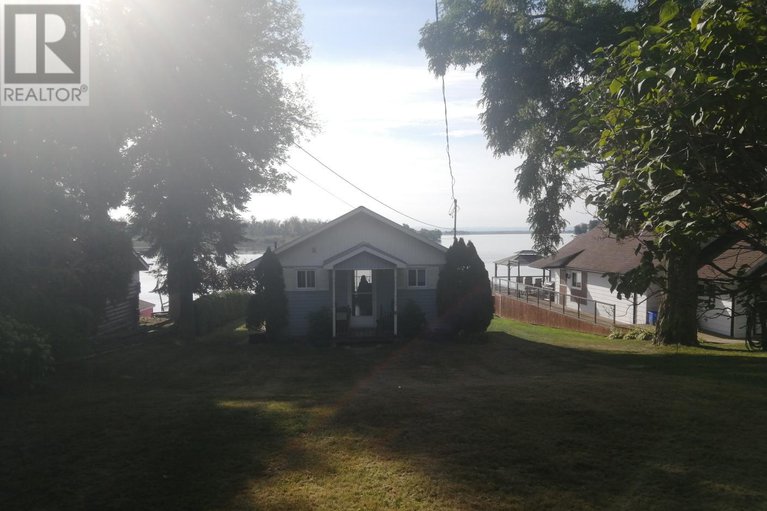 28877485/6803-st-louis-point-road-s/south-glengarry-charlottenburgh-twp/south-glengarry/ontario/K0C2E0_10