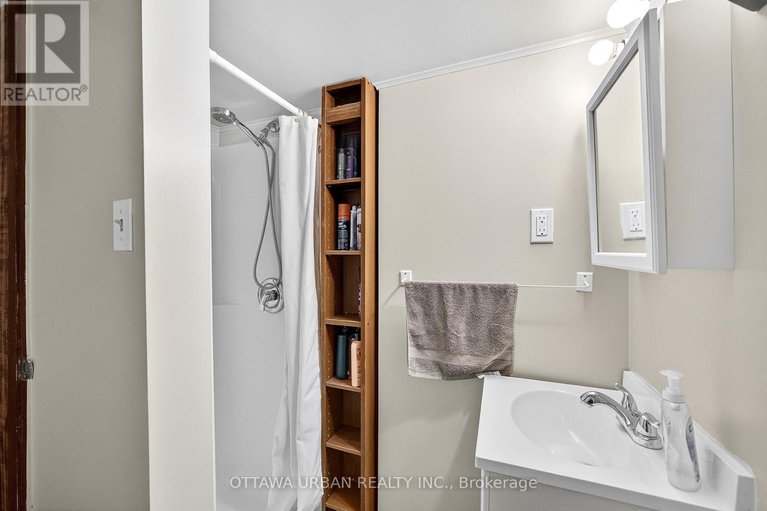 29002316/7986-decarie-drive/orleans-wood/ottawa/ontario/K1C2C4_39