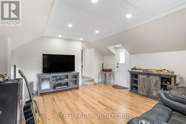 28327080/8-john-street/lorignal/champlain/ontario/K0B1K0_31
