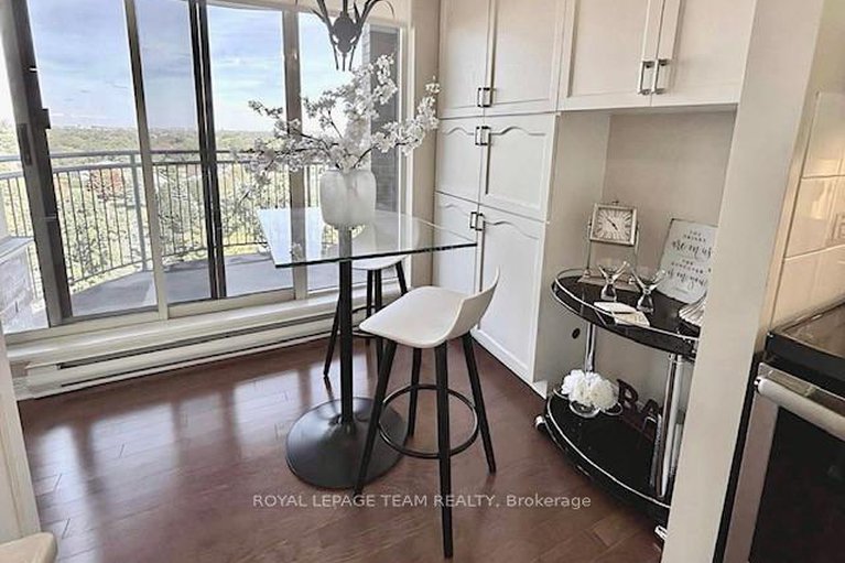 28975541/1008-100-grant-carman-drive/borden-farmstewart-farmcarleton-heightsparkwood-hills/ottawa/ontario/K2E8B8_7