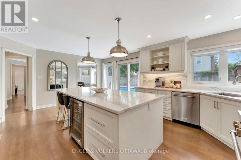 28838272/14-belton-avenue/stittsville-central/ottawa/ontario/K2S1G7_24