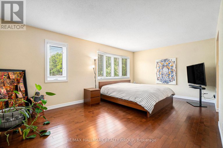 28776814/11-ellisson-way/hunt-club-park/ottawa/ontario/K1G4N9_19