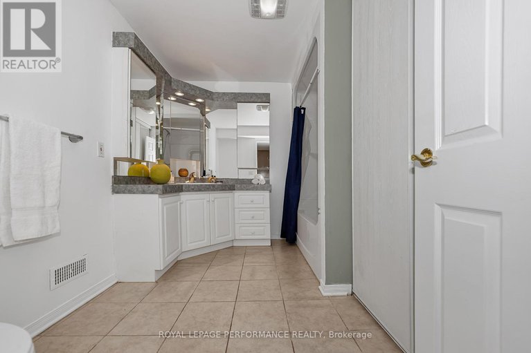 29232445/644-valin-street/fallingbrookgardenway-south/ottawa/ontario/K4A3S9_5