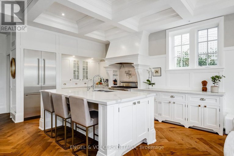 28062589/5651-herwig-place/manotick-south-to-roger-stevens/ottawa/ontario/K4M1B3_12