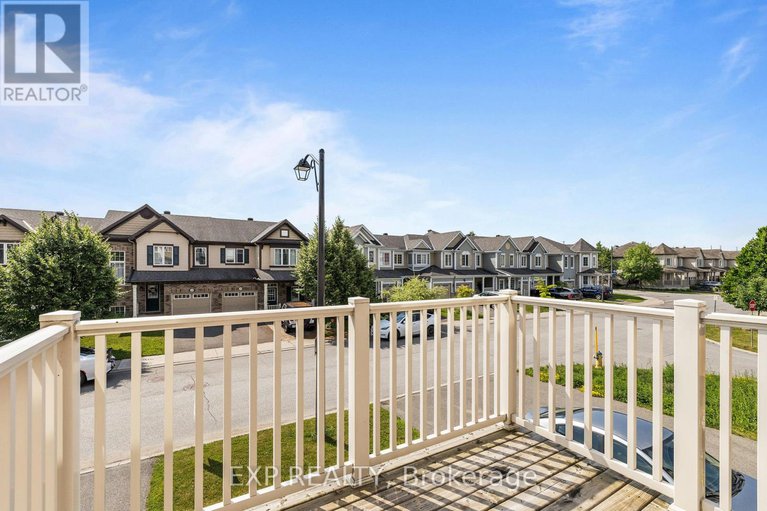 28595126/243-par-la-ville-circle/stittsville-north/ottawa/ontario/K2S0T6_21
