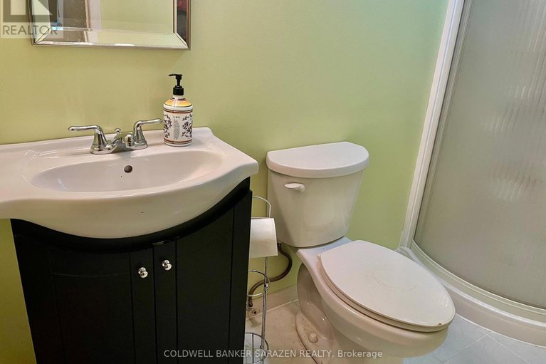 28588729/18-stinson-avenue/lynwood-village/ottawa/ontario/K2H6N1_17