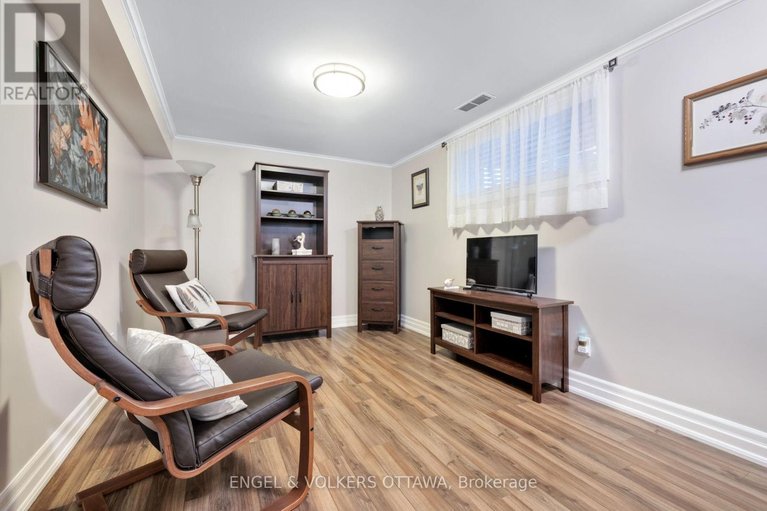 29621371/1173-st-jerome-crescent/convent-glen-north/ottawa/ontario/K1C2A7_31