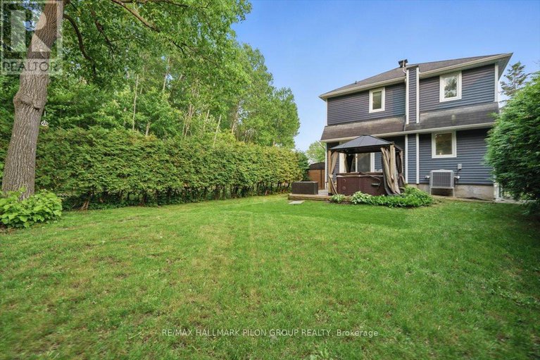 28420947/84-eastpark-drive/blackburn-hamlet/ottawa/ontario/K1B4A4_27