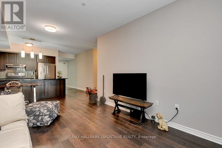 28124719/114-120-prestige-circle/chatelaine-village/ottawa/ontario/K4A1B4_19