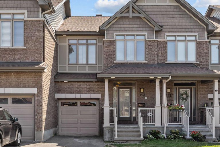 153 Hawkshaw Crescent E