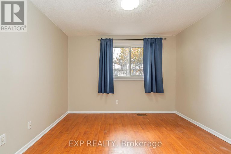 29105689/a-3915-old-richmond-road/arbeatha-park/ottawa/ontario/K2H8T9_15