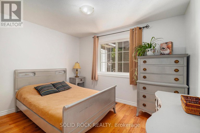28813811/1674-sansonnet-street-s/chapel-hill/ottawa/ontario/K1C5Y6_25