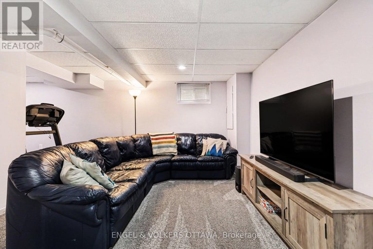 29620047/2148-orient-park-drive/blackburn-hamlet-south/ottawa/ontario/K1B4V9_22