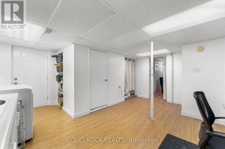 28313092/316-singleton-way/chatelaine-village/ottawa/ontario/K1E2B3_26