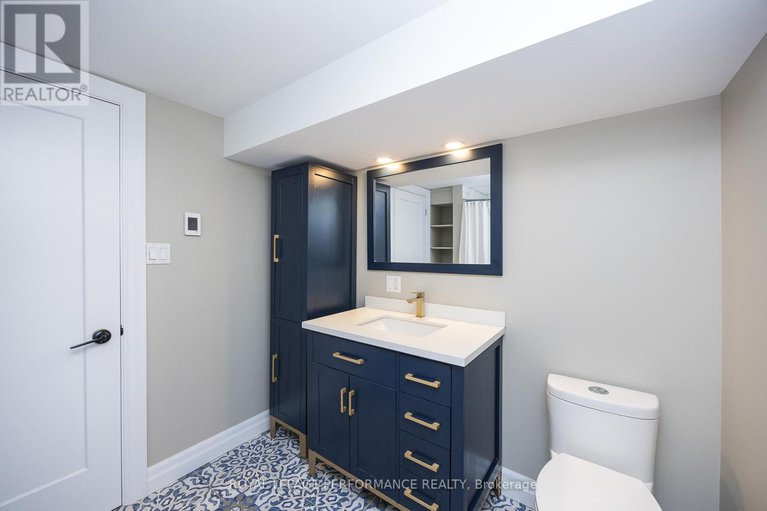 28604783/1398-jamison-avenue-s/bilberry-creekqueenswood-heights/ottawa/ontario/K1E1J5_40