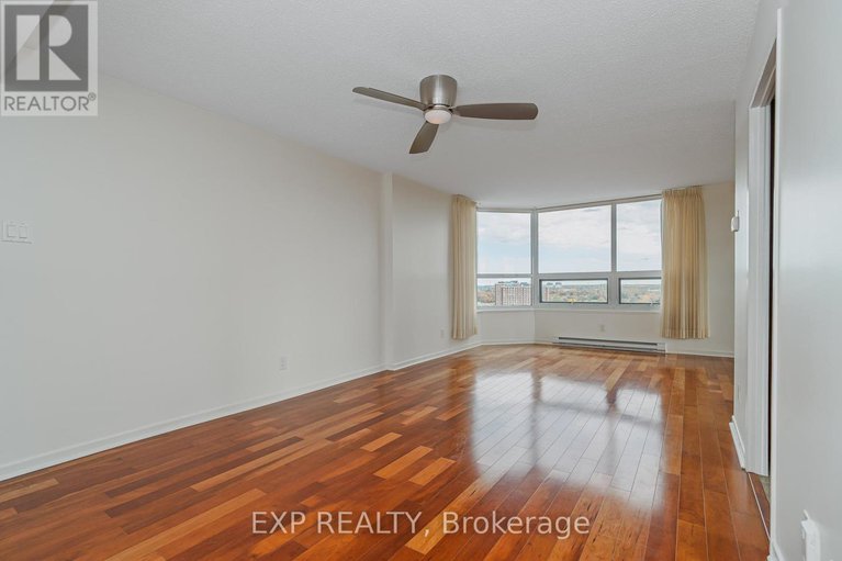 29256882/2305-1500-riverside-drive/riverview-park/ottawa/ontario/K1G4J4_8