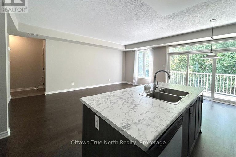 29168510/30-1032-beryl-private/riverside-southgloucester-glen/ottawa/ontario/K1V2M4_4
