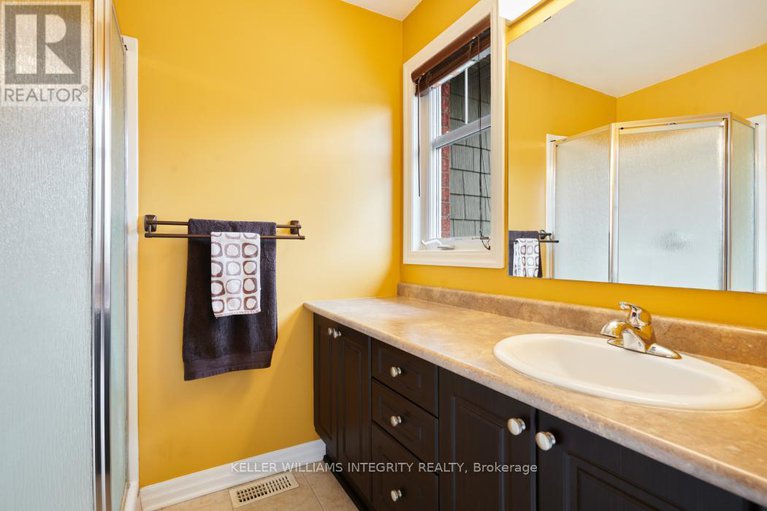 28498842/101-hawkeswood-drive/riverside-southgloucester-glen/ottawa/ontario/K4M0C1_19