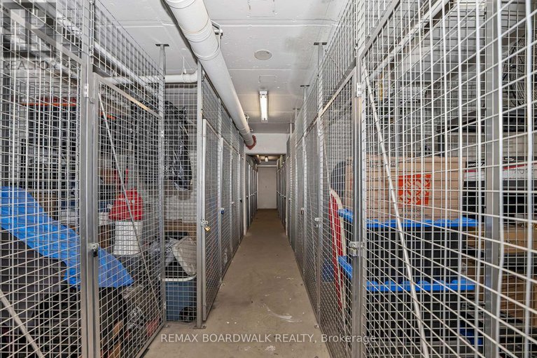 29214226/1807-111-champagne-avenue-s/west-centre-town/ottawa/ontario/K1S5V3_33