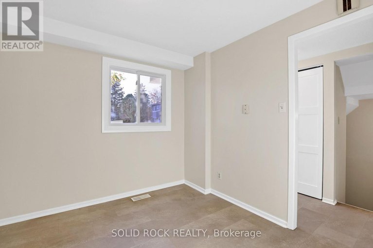 28978991/35-thistledown-court/pheasant-run/ottawa/ontario/K2J1J4_4