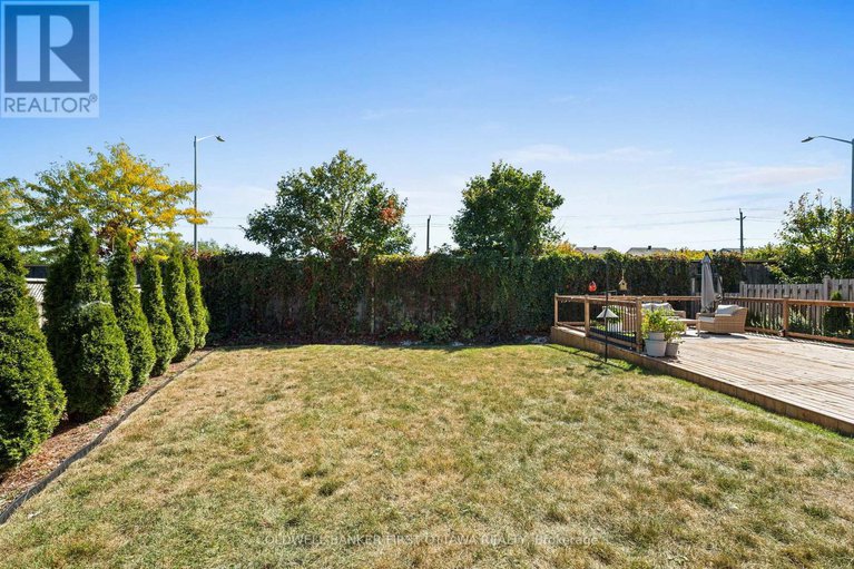 28900707/638-pepperville-crescent/emerald-meadowstrailwest/ottawa/ontario/K2M0E8_36