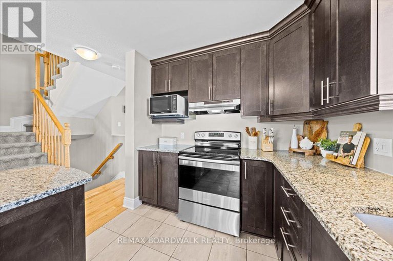 29414460/2424-marble-crescent/town-of-rockland/clarence-rockland/ontario/K4K1P6_13