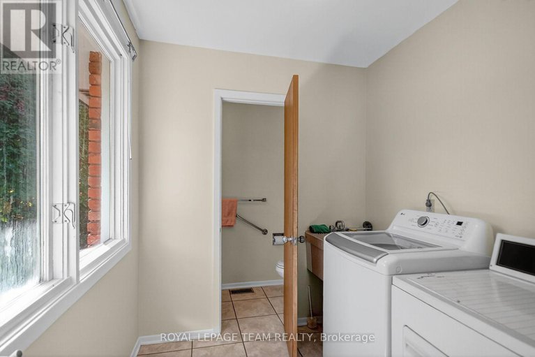 28961785/1900-southampton-court/braemar-park/ottawa/ontario/K2C0W3_27