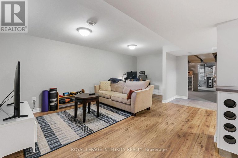 28810538/840-cork-street/elmvale-acres/ottawa/ontario/K1G1Y2_29