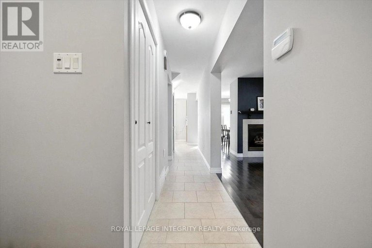 28632317/1097-moselle-crescent/convent-glen/ottawa/ontario/K1C2S8_5