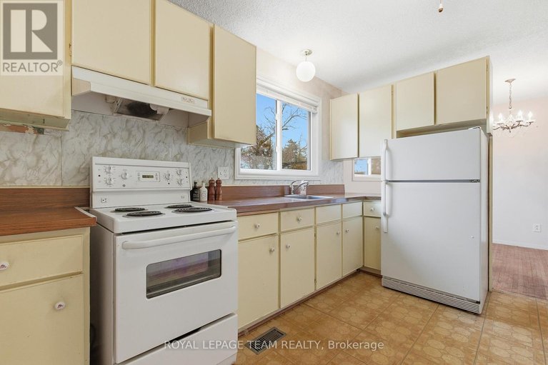 29612098/57-sullivan-avenue/meadowlandscrestview/ottawa/ontario/K2G1V1_10