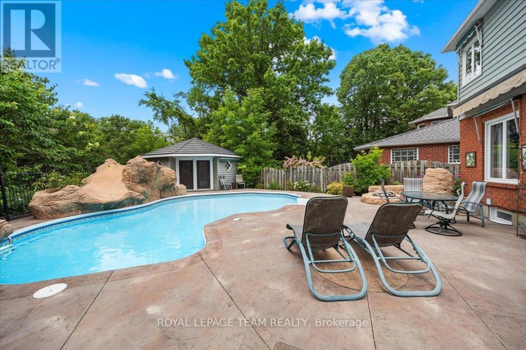 28487091/17-stonehedge-parkway/bayshore/ottawa/ontario/K2H8Z3_44