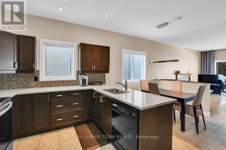 28682468/1581-belleterre-street/orleanssunridge/ottawa/ontario/K1C7N5_9