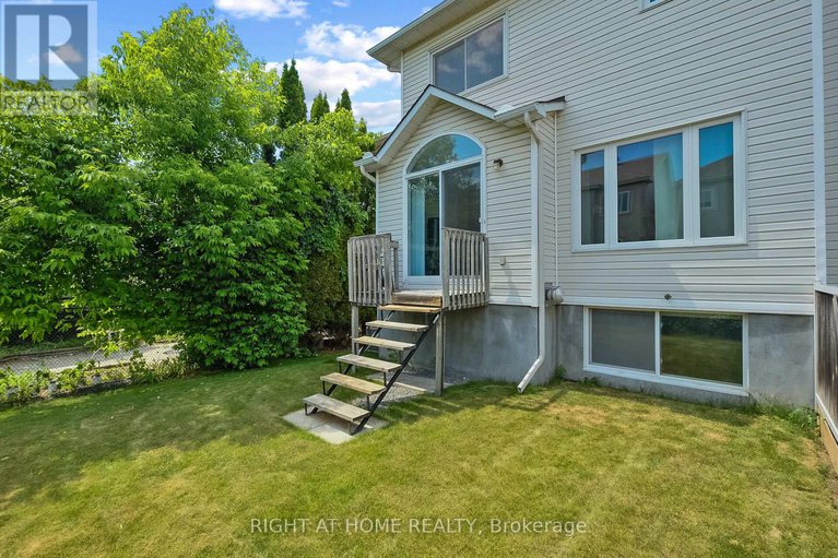 28515655/77-flowertree-crescent/emerald-meadowstrailwest/ottawa/ontario/K2M2R7_37
