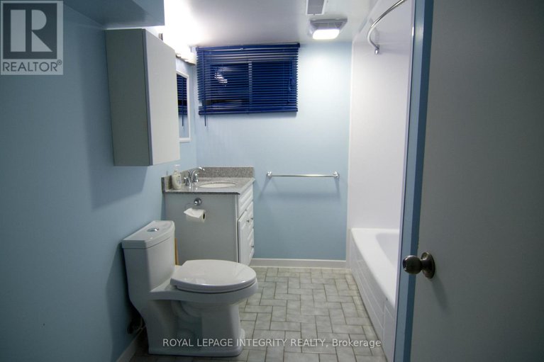 28629936/422-queen-mary-street/overbrookcastle-heights/ottawa/ontario/K1K1W5_16