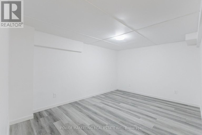 29074509/318-rustic-hills-crescent/springridgeeast-village/ottawa/ontario/K4A5A8_34