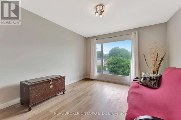28733536/49-lotta-avenue/meadowlandsst-claire-gardens/ottawa/ontario/K2G2B4_33