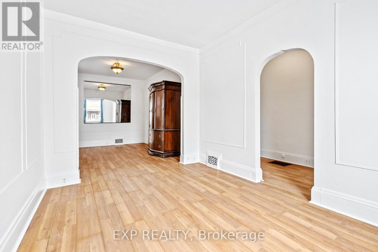 29389068/292-294-clarence-street/lower-town/ottawa/ontario/K1N5R3_23