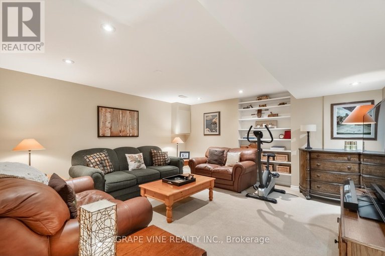 29600305/83-nanook-crescent/katimavik/ottawa/ontario/K2L2B2_28