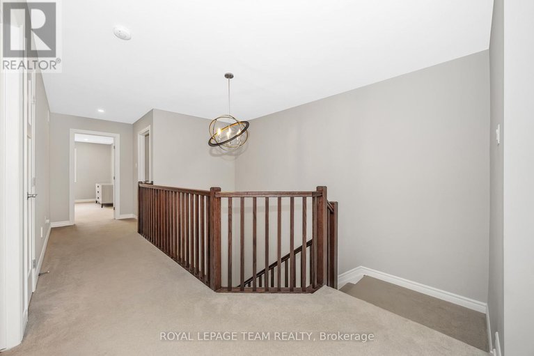 28564716/526-edenwylde-drive/remainder-of-stittsville-area/ottawa/ontario/K2S2K4_21