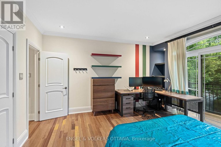 28466123/5800-queenscourt-crescent/manotick-east-to-manotick-station/ottawa/ontario/K4M1K3_28