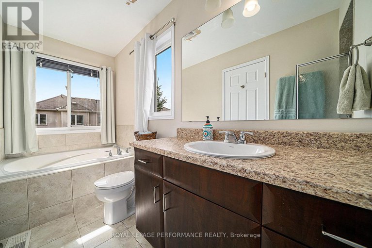 28760664/g-3721-riverbreeze-street/half-moon-bay/ottawa/ontario/K2J0T1_17