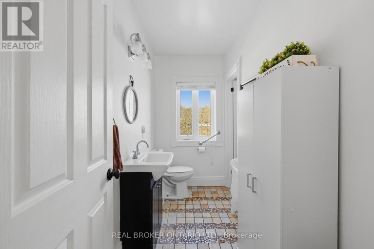 29603322/2090-beach-road/north-grenville-twp-kemptville-south/north-grenville/ontario/K0G1S0_38