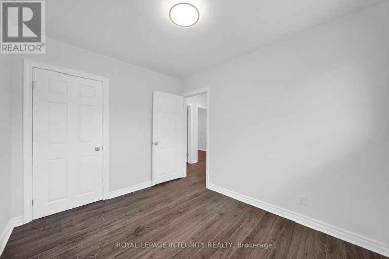 28649206/18-sullivan-avenue/meadowlandscrestview/ottawa/ontario/K2G1T3_26