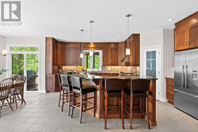 28608348/387-ridgeside-farm-drive/kanata-north-west/ottawa/ontario/K2W1H3_13
