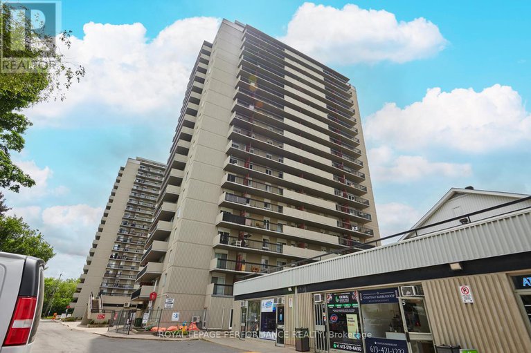 28548076/202-158-b-mcarthur-avenue/vanier/ottawa/ontario/K1L8C9_1