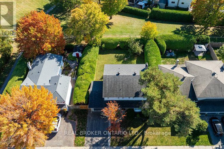 28986692/60-westpark-drive/blackburn-hamlet/ottawa/ontario/K1B3E5_36